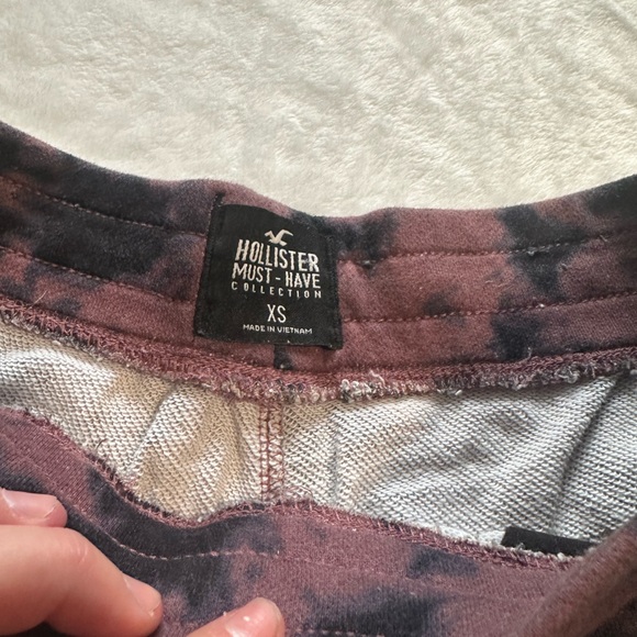 Hollister must have shorts with raw hem - Picture 3 of 4